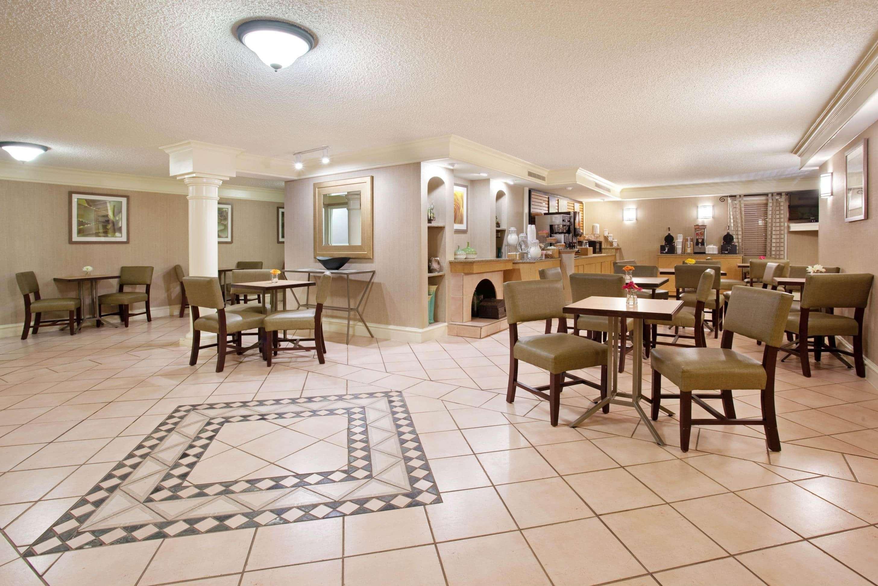Hotel La Quinta By Wyndham Denver
