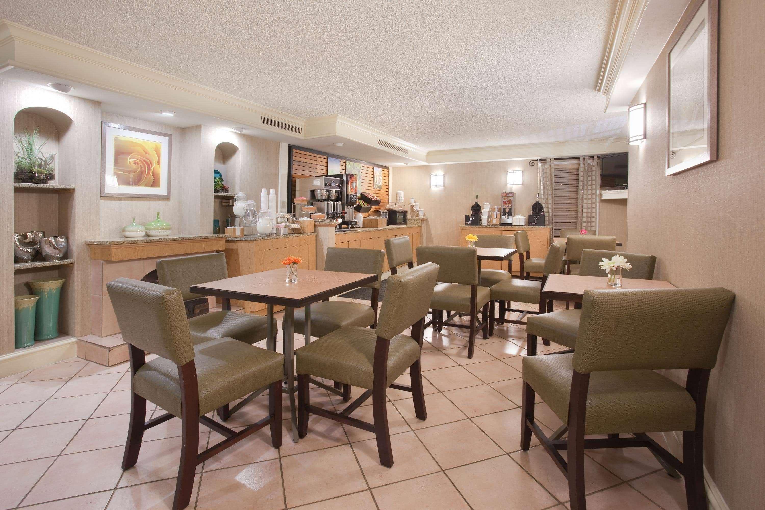 La Quinta By Wyndham Hotel 2*