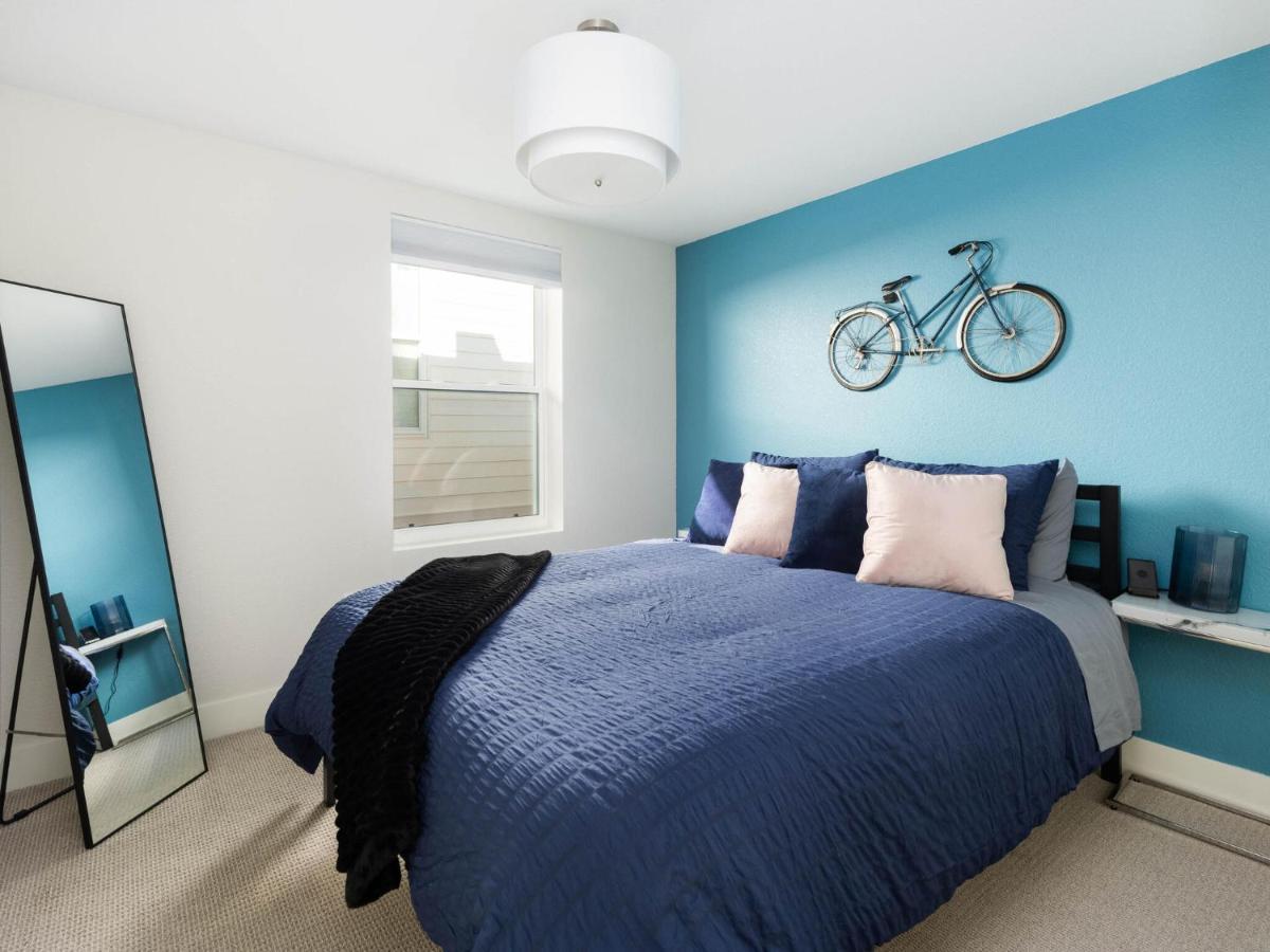 Stunning 3bd 3.5 Ba - 10 Min To Downtown! Garage! Casa de férias DEN