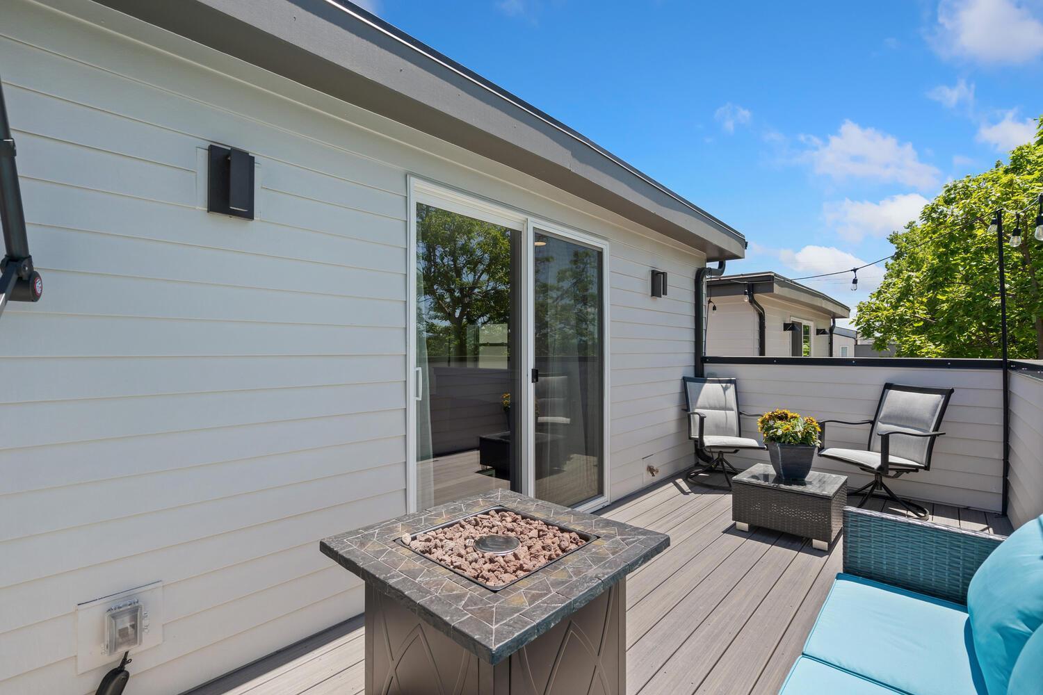 Stunning 3bd 3.5 Ba - 10 Min To Downtown! Garage! Casa de férias DEN