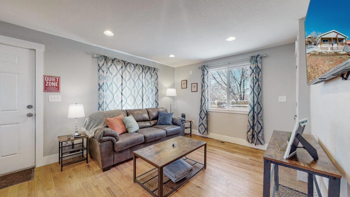 3 Bed With Huge Yard Near Hidden DEN