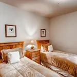 Riverbend Lodge