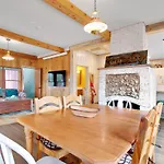Deer Mountain Lodge North