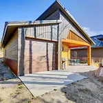 Modern Grand Lake Cabin With Fireplace And Deck!