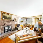 Longs Peak Lookout Cabin