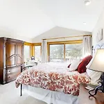 Longs Peak Lookout Cabin