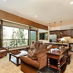 Durant Condominiums Unit C6, Ski-In Condo, 2 Blocks From The Silver Queen Gondola
