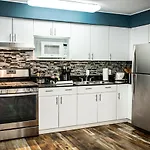 Gateway Inn And Suites