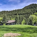 Modern Townhome About 4 Miles To Beaver Creek Resort!