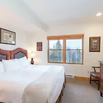 Bear Creek Lodge