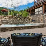 Peregrine Point 305