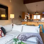 Ski In, Walk Out! The Perfect Mountain Retreat!