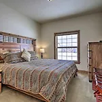 Luxe Rocky Mtn Retreat With Hot Tub - By Winter Park