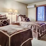 Bear Claw 315 - Ski-In Ski-Out Condo!
