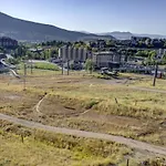 Bear Claw 405 - Ski-In Ski-Out Condo!