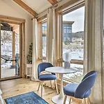 Luxurious Silverthorne Home With Patio Ski On-Site!