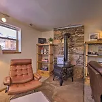 Cozy Co Rocky Mountain Retreat Near Pikes Peak!