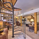 Cozy Co Rocky Mountain Retreat Near Pikes Peak!