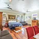 Lotus Mountain Suites East Suite