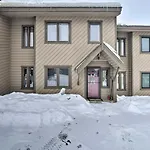 Cozy Mountain Getaway With Ski Shuttle Access!