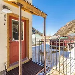 Lotus Mountain Suites West Suite