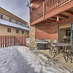 Mountainside Condo With Patio And Lake Access!