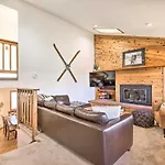 Sunny Alpine Escape With Hot Tub And Mountain Vistas!