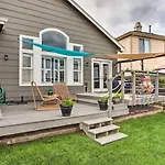 Stunning Henderson Retreat About 14 Mi To Denver!