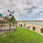 Stunning Henderson Retreat About 14 Mi To Denver!