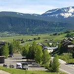 Mountain-Contemporary 2 Bedroom Condo Condo