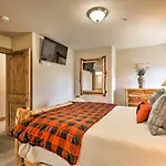 Peaceful Fraser Condo With Patio - By Hiking Trails!