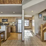 Peaceful Pagosa Springs Townhome With Hot Tub!