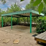Newly Renovated Cozy Home Minutes From Broadmoor And Downtown