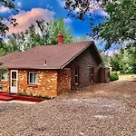 Newly Renovated Cozy Home Minutes From Broadmoor And Downtown