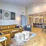 Condo With Mountain Views In Heart Of Downtown!