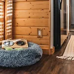 Tiny Haven Spacious Feel, Bbq & Peak Views
