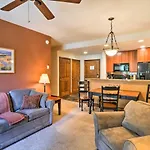 Breckenridge Getaway With Patio And Resort Amenities!