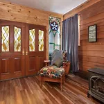 Wanderer Studio, An Off Grid Mountain Guest Studio With Fantastic Views