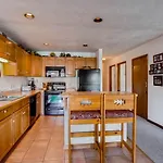 3 Bedroom Unit With Fireplace & Mountain Views Condo