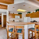 2 Bedroom With Views Of Wood Creek & Mountains Condo