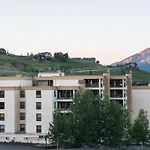Mountain-Contemporary 2 Bedroom Condo Condo