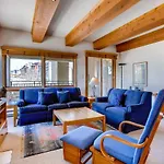 Large 2 Bedroom With Open Floorplan Condo