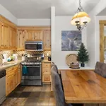 2Br Mountain Lodge Luxury Skiin Out Best Amenities