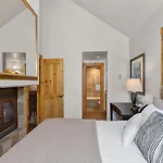 2Br Mountain Lodge Luxury Skiin Out Best Amenities
