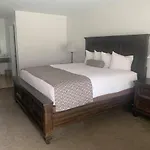 Hanging Lake Inn