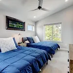 New Luxury Cabin 77 With Hot Tub & Great Views - 500 Dollars Of Free Activities And Equipment Rentals Daily