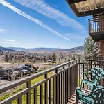 Bear Claw 209 - Ski-In Ski-Out Condo!