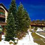 Skiway Lodge