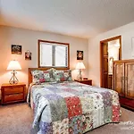 Budget-Friendly, Rustic Condo In The Heart Of Downtown - Walk Everywhere, Recent Upgrades! At105