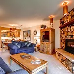 Budget-Friendly, Rustic Condo In The Heart Of Downtown - Walk Everywhere, Recent Upgrades! At105